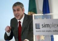 <p>O primeiro-ministro quer acabar com a "era do Estado desconfiado", que quer saber tudo sobre todos</p>