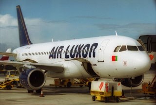 <p>As administrações da Air Luxor lideradas por Paulo Mirpuri e por Vítor Pinto da Costa vão ser notificadas e terão de responder no prazo de 15 dias</p>