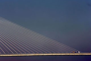 <p>A Lusoponte explora a Ponte Vasco da Gama e Ponte 25 de Abril</p>