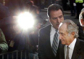 <p>Madoff tem estado em prisão domiciliária</p>