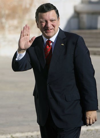 <p>Durão Barroso na assinatura do Tratado de Lisboa</p>