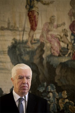 <p>Teixeira dos Santos não conseguiu convencer analistas</p>