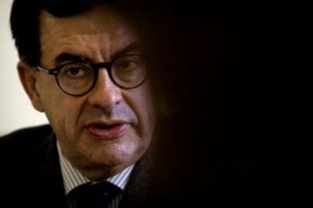 <p>Contratos por ajuste directo chumbados pelo TC diminuíram em 2009</p>