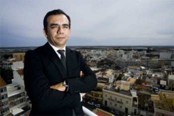 <p>Nuno Aires</p>