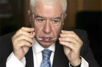 <p>Teixeira dos Santos diz que austeridade irá até onde for necessário</p>