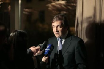 <p>Passos Coelho responde assim a acusações do PS de se ter rendido aos interesses espanhóis</p>