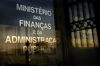 <p>As Finanças querem acabar com concursos que demoram um ano</p>