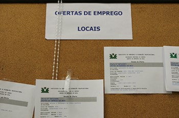 <p>O Eurostat reviu em alta a taxa de desemprego em Portugal, para um máximo histórico de 11 por cento</p>