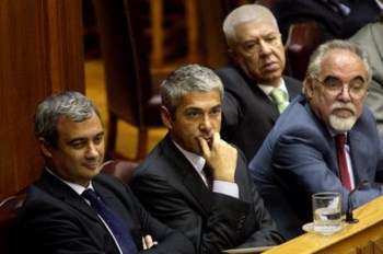 <p>As dores de cabeça não acabaram para Sócrates</p>