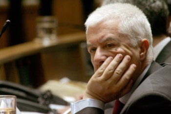 <p>O acordo entre o Governo e os parceiros sociais prevê que o salário mínimo passe para 500 euros em 2011</p>
