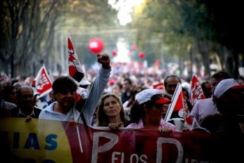 <p>A manifestação antecipou a greve geral de dia 24</p>
