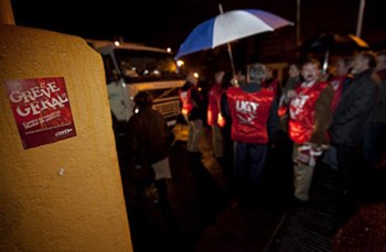 <p>Esta é a segunda greve geral marcada pelas duas centrais sindicais</p>