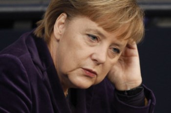 <p>Angela Merkel esteve no centro das decisões na cimeira da UE</p>