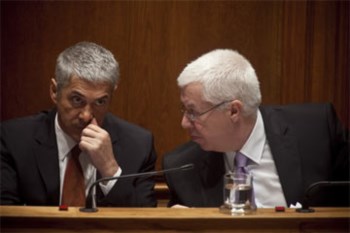 <p>Sócrates e Teixeira dos Santos terão que refazer as contas</p>
