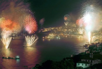 O executivo de Jardim vai despender mais de um milhão de euros no habitual fogo-de-artifício