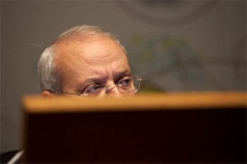<p>O presidente do BCP, Santos Ferreira, falou com o Banco de Portugal</p>