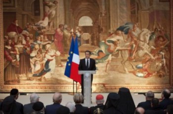 Sarkozy criticou violência contra comunidades cristãs