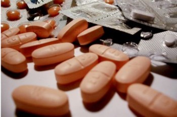 <p>Comércio ilícito de medicamentos chega a 235 mil milhões de euros</p>