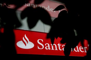 <p>Movimentação de fundos permitiria reduzir a matéria 
colectável</p>