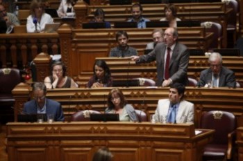 <p>António Filipe acusou o executivo de José Sócrates de ter “dois pesos e duas medidas”</p>