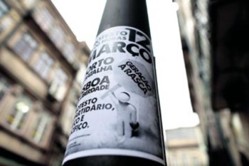 artazes anunciando a manifestação foram colados ontem no Porto