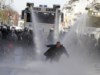 A polícia usou canhões de água para dispersar os manifestantes