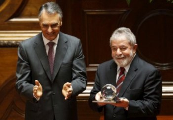 Lula recebeu das mãos de Cavaco Silva o Prémio Norte-Sul 2010