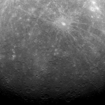 As duas crateras e o Sul de Mercúrio foram capturados pela Messenger