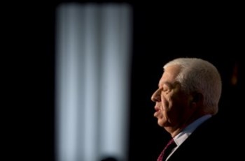 <p>O ministro diz que só Presidente da República pode assumir compromissos</p>