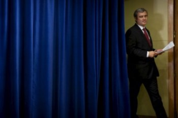 <p>Pedro Silva Pereira frisou que a solução do recurso a ajuda foi "sempre de último recurso"</p>