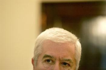 <p>Teixeira dos Santos causou alguma surpresa entre os seus pares ao afirmar que o governo não vai negociar qualquer acordo com a oposição</p>