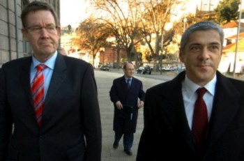<p>Rasmussen sublinha que a Dinamarca tem acordos colectivos desde 1945 e é competitiva</p>