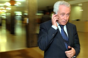 <p>Carlos Costa impõe novas regras</p>