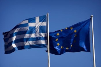 <p>Na Europa dividem-se as opiniões sobre a melhor forma de lidar com a recessão na Grécia</p>