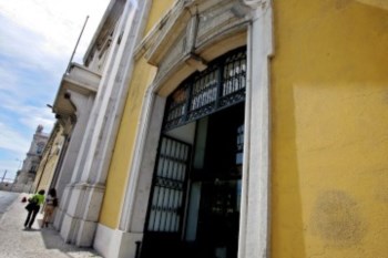 <p>Portugal fez hoje uma emissão de dívida abaixo do valor esperado</p>
