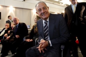 <p>Américo Amorim continua no topo da lista</p>