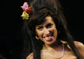 Amy Winehouse terá deixado material para mais dois álbuns
