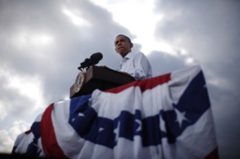 "A busca universal pela liberdade é muito mais forte do que o punho de ferro de um ditador", diz Obama