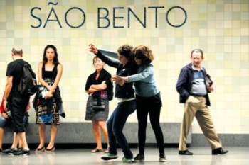 Performers na estação de São Bento