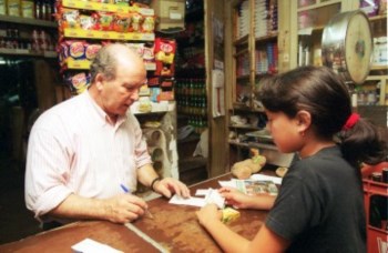<p>Vendas no retalho continuam a descer desde o início do ano</p>