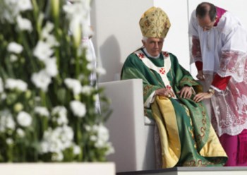 Bento XVI repetiu a necessidade de ser firme na fé contra os ventos da secularização