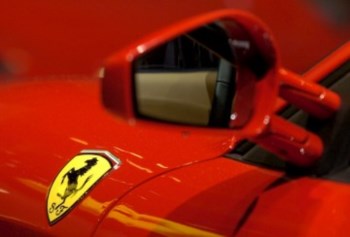 <p>Fabricante italiana espera vender 7000 caros em 2011.</p>