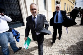 <p>João Vieira Lopes quer "medida mais universal" do que aumento do horário de trabalho </p>
