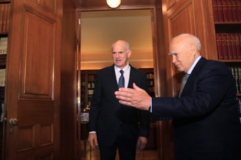 <p>Georgios Papandreou e Karolos Papoulias</p>