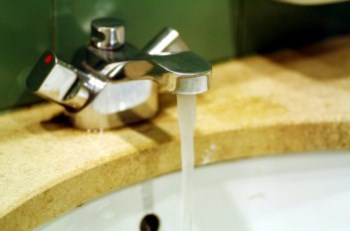 Comissão de Ambiente chumbou proposta do PS para servir água da torneira
