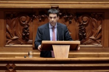 <p>Ministro das Finanças pede um esforço no combate à fraude e à evasão fiscal</p>