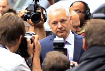 Assange está em Inglaterra, onde luta contra um pedido de extradição para a Suécia