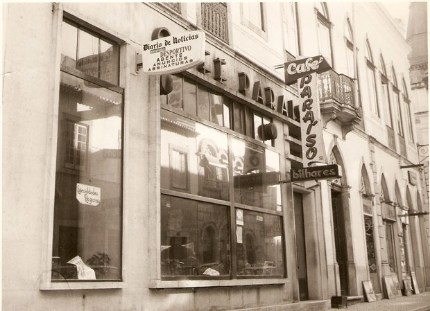 Fachada do Café Paraíso nos anos 70