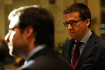 <p>Carlos Moedas (à dir.)</p>