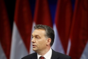 <p>Viktor Orban enfrenta terceiro corte de rating da Hungria em dois meses</p>